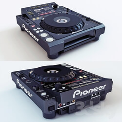 Audio tech - Pioneer CDJ-900 