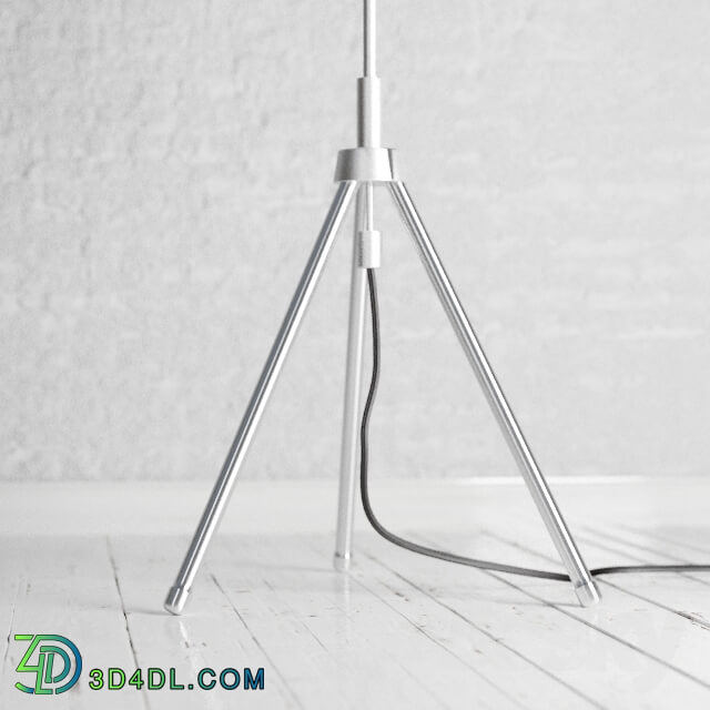 Floor lamp - Lámpara con trípode industrial de metal by Manson du Monde