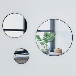 Mirror - Round mirror in a metal frame 