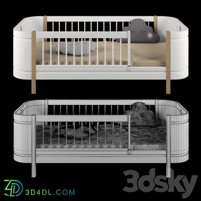 OLIVER FURNITURE Wood Mini Junior Bed