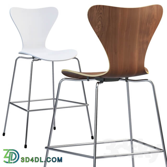 Fritz Hansen Series 7 counter stool