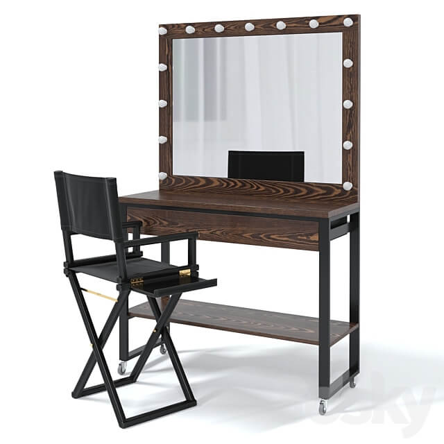 Johny Wood Makeup Artist Table