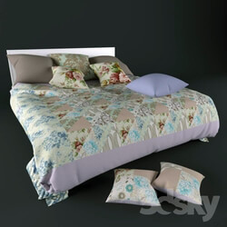 Bed - Crazy quilt 
